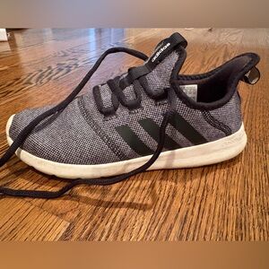 Adidas women’s 7.5 Black and White Sneakers